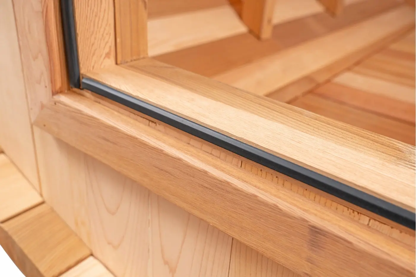 6 FT Classic Red Cedar Barrel Sauna - 4-6 Person - Image 7