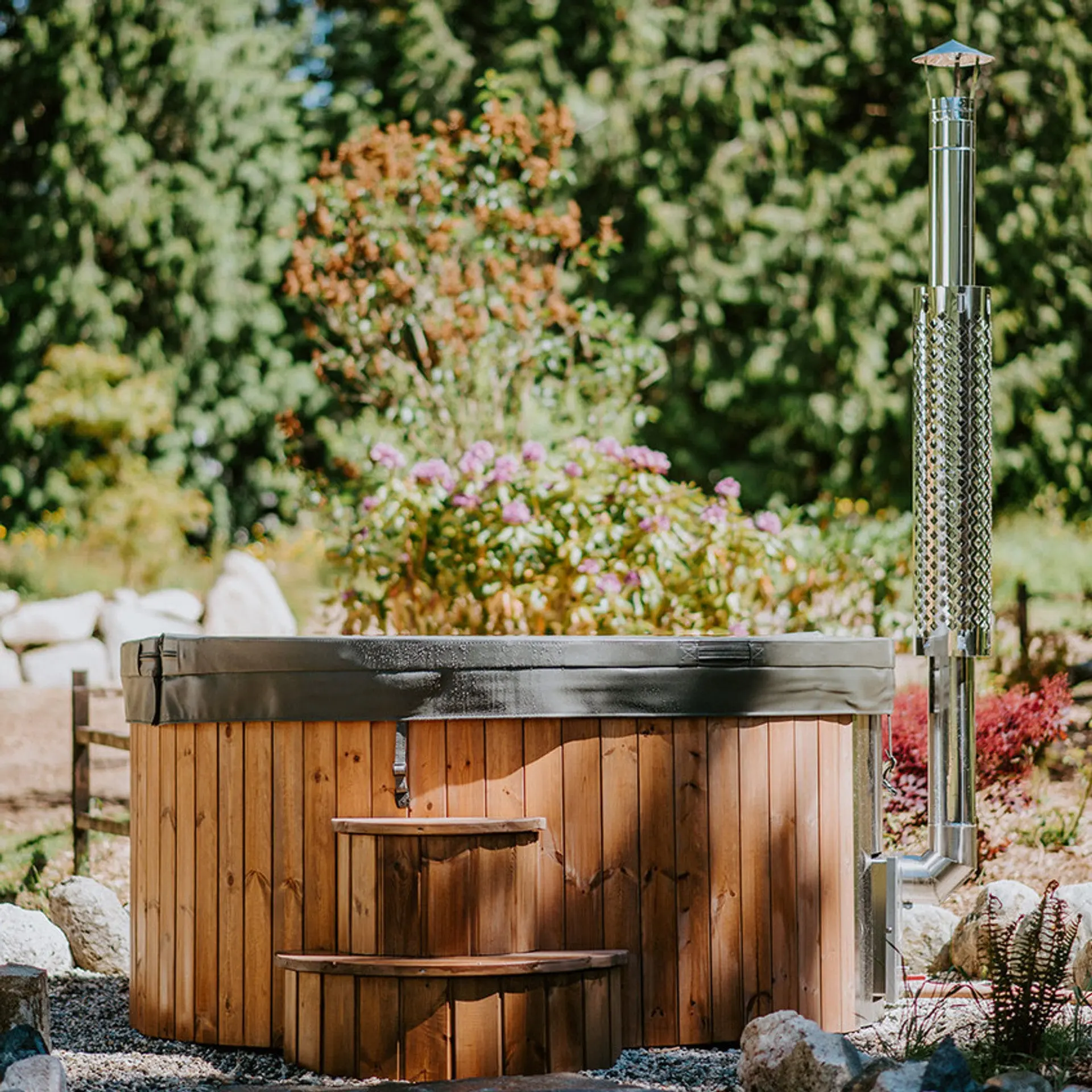 Deluxe Wood Fired Hot Tub With Liner - Image 19