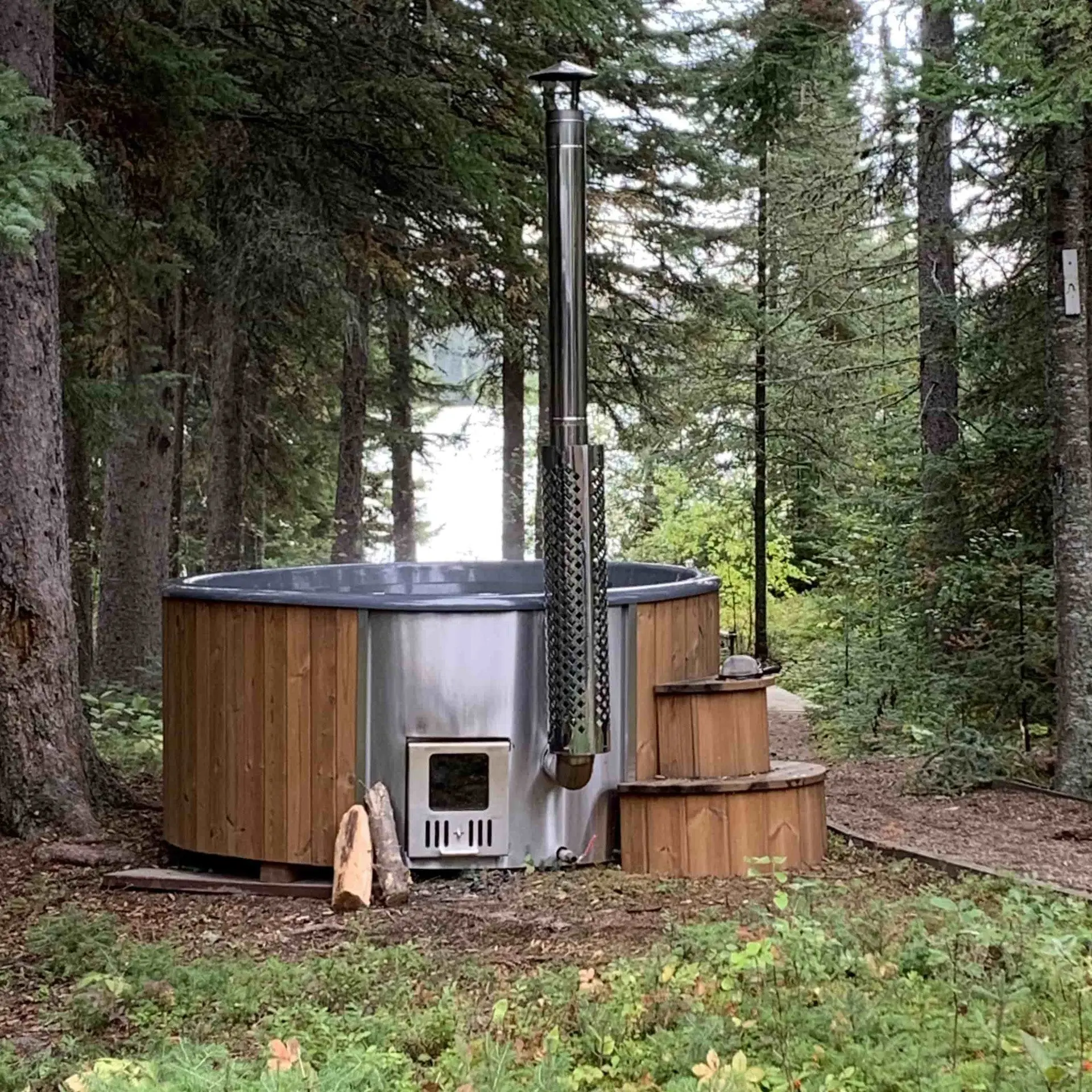 Deluxe Wood Fired Hot Tub With Liner - Image 20