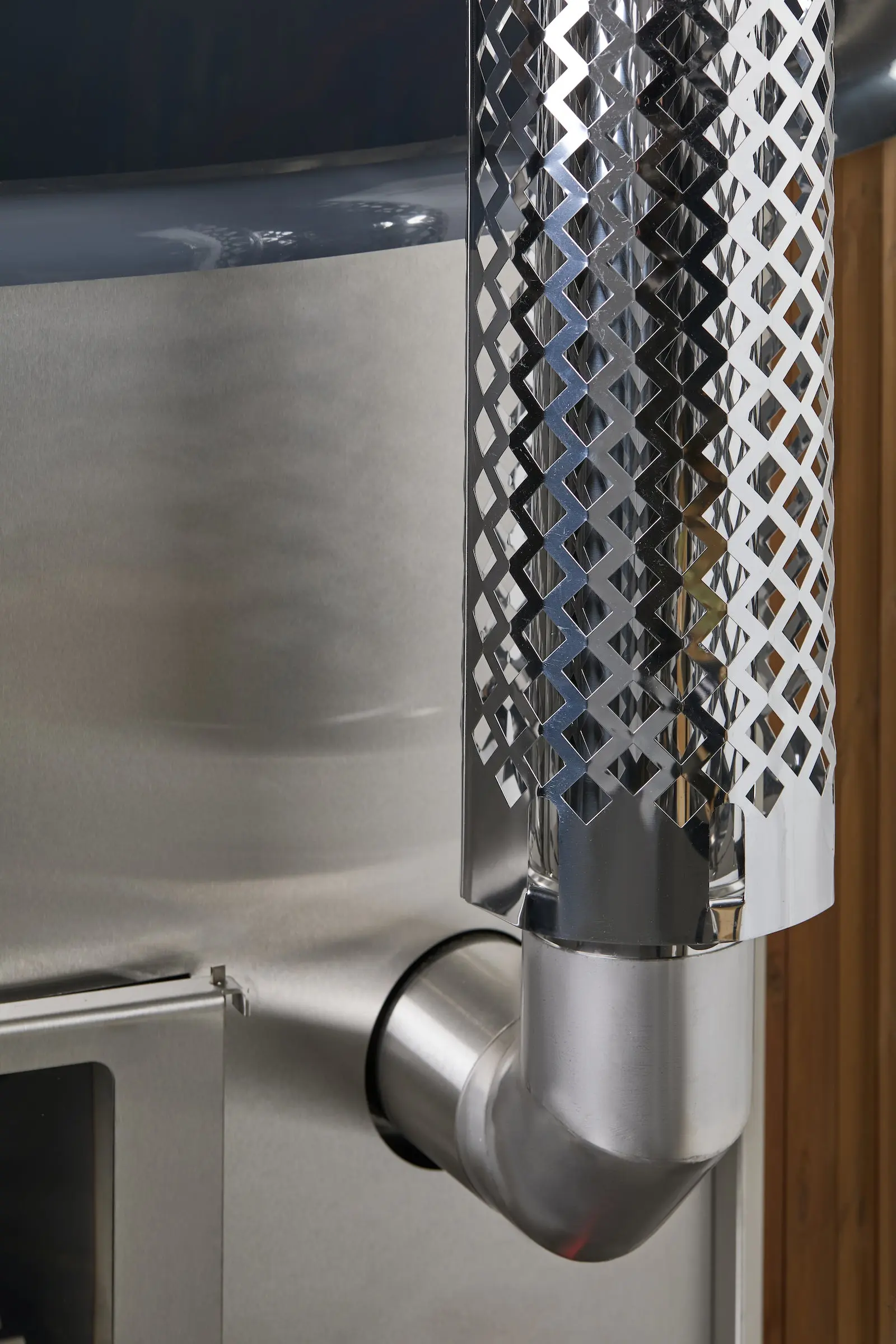 Deluxe Wood Fired Hot Tub With Liner - Image 9